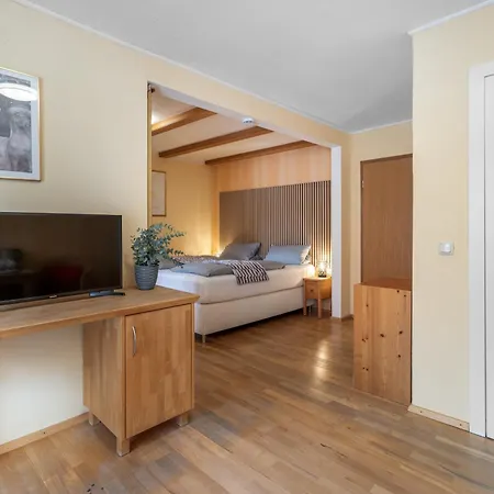 Hotell Alpenrose 3*