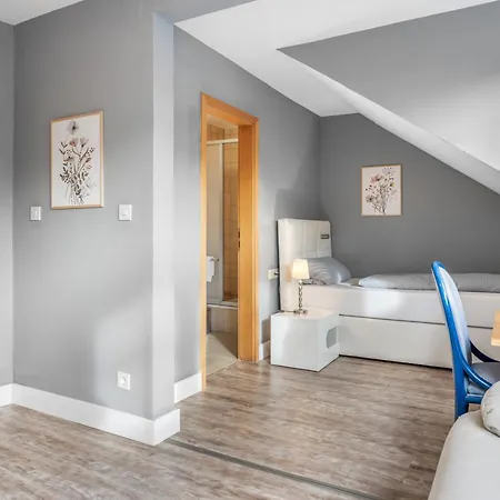 Alpenrose Hotell 3*